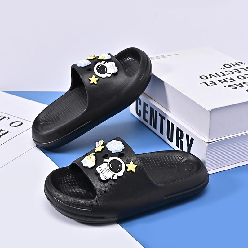 Детские мягкие и нескользящие шлепанцы из ЭВА для мальчиков и девочек. Идеально подходят для ношения дома и на улице.