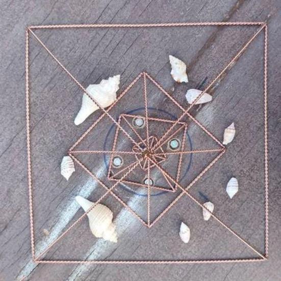 Металлическая проволока Энергетическая Пирамида Украшение Куб Мощности 188 МГц Тензор Стиль