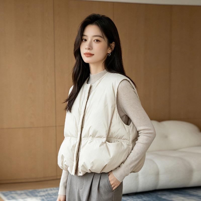 Down vest women's autumn and winter new round neck simple and light fashion vest loose thickened white duck down jacket