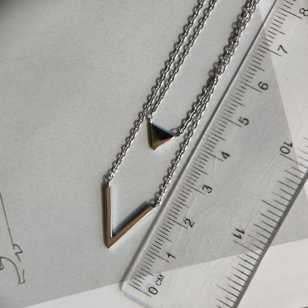 Серебряное колье с без камней, вес изделия 4,24 гр (2183938)