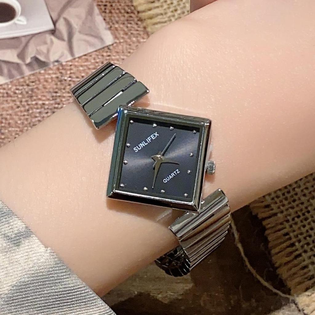 Женские кварцевые часы SUNLIFEX из нержавеющей стали золотого цвета, с неправильным ромбовидным корпусом и бамбуковым браслетом