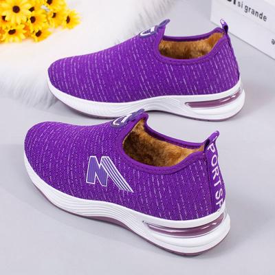 Зимние традиционные пекинские хлопковые туфли 2024 года, женские флисовые утолщенные кроссовки, теплые нескользящие туфли для мам среднего возраста с хлопковой подкладкой