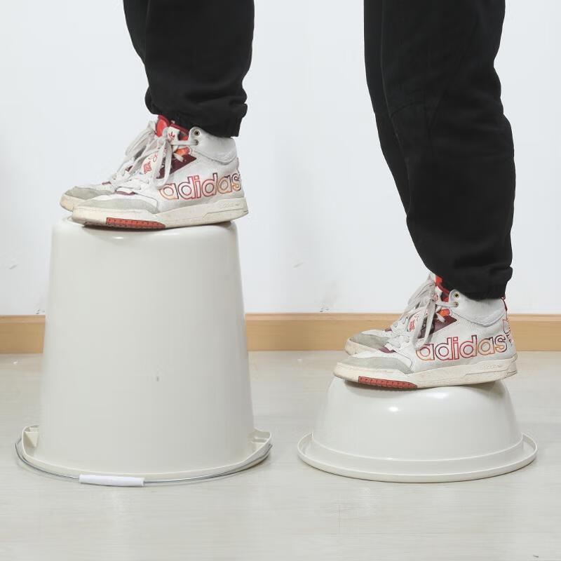 HANDUNYOU Durable Plastic Water Bucket Set with Lids