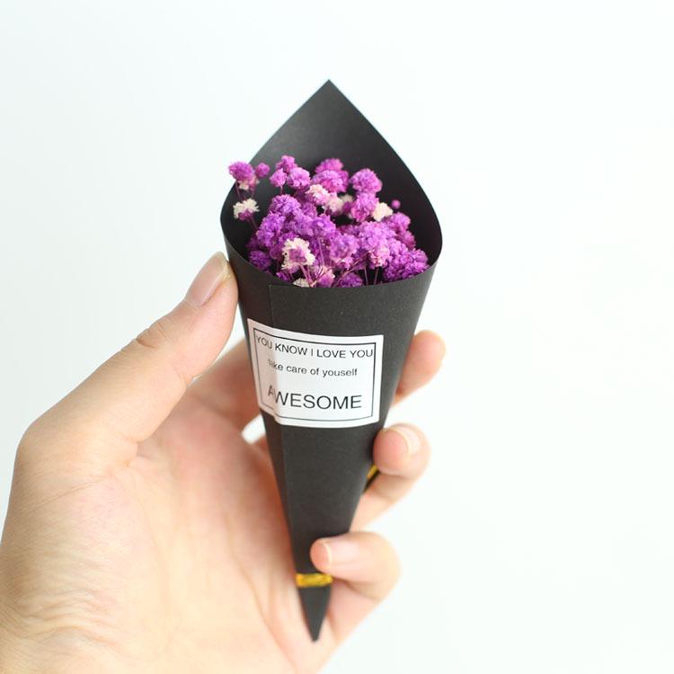 Mini Preserved Baby's Breath & Forget-Me-Not Gift Box for Teacher's Day, Qixi Festival, Valentine's Day, and Christmas.