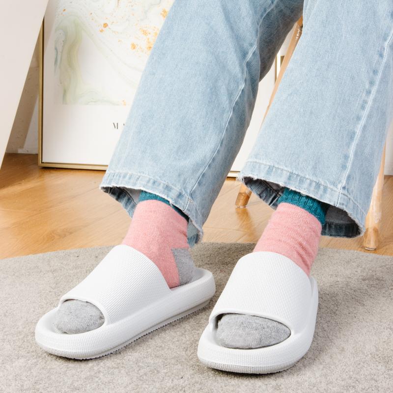 Толстые тапочки на платформе, женские домашние тапочки для ванной комнаты, мягкие нескользящие домашние шлепанцы из ЭВА для влюбленных, женские летние шлепанцы