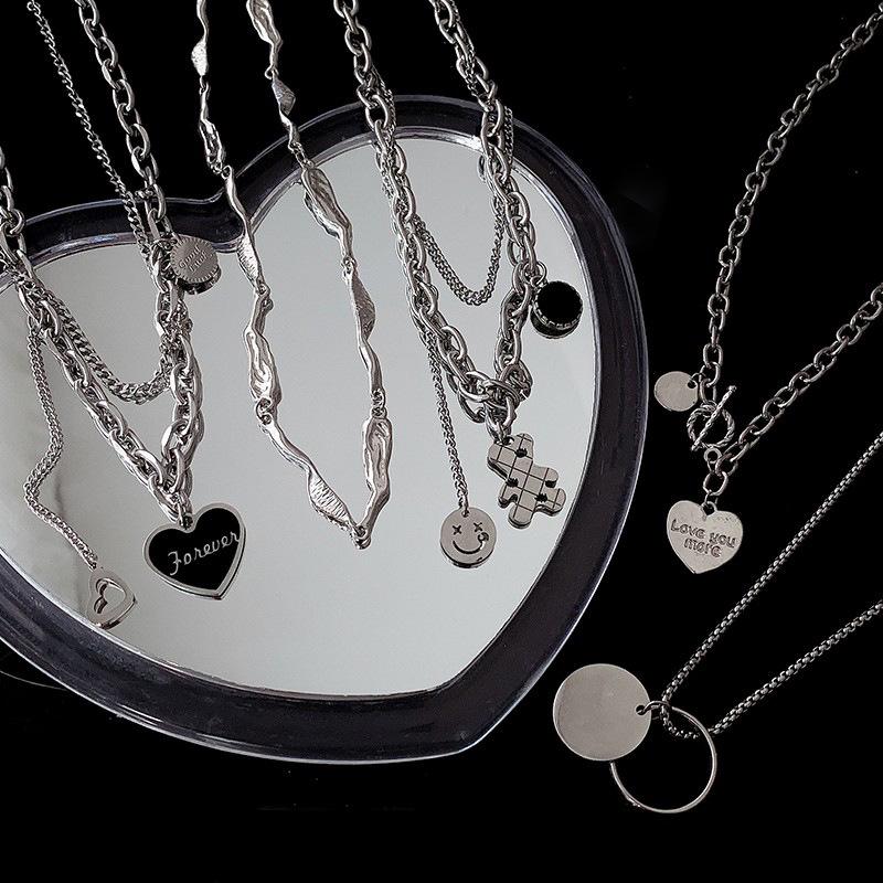 Ожерелье-подвеска "Черное сердце" из титановой стали - Нишевый дизайн высокого класса, цепочка для свитера