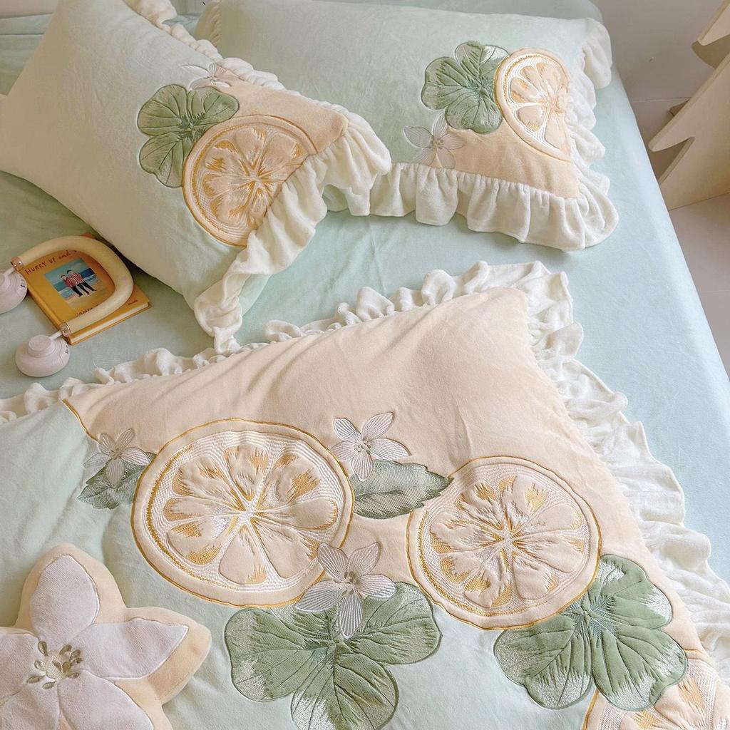 2025 Милый Лимонно-Молочный Бархатный Зимний Толстый Плюшевый Коралловый Флис Четырехкомпонентный Комплект Пододеяльника