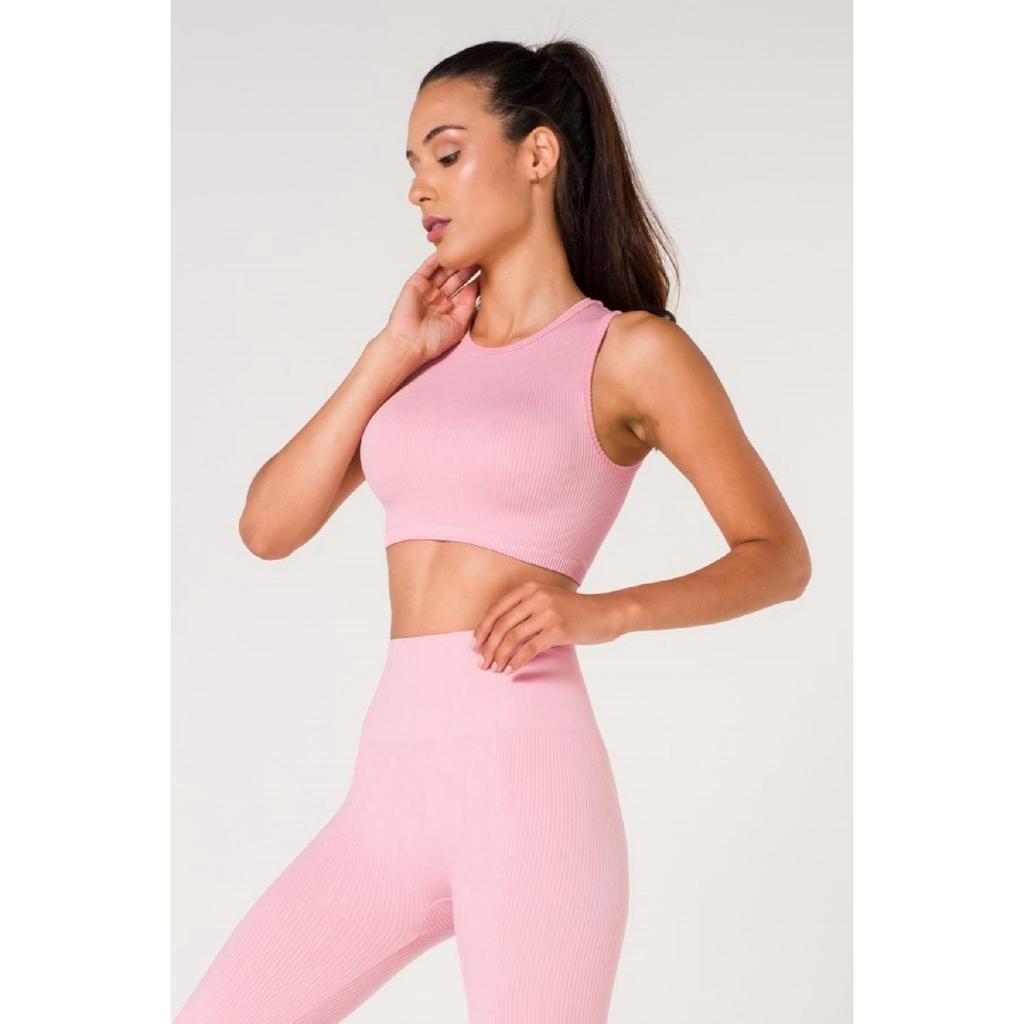 Бесшовный спортивный бюстгальтер в рубчик