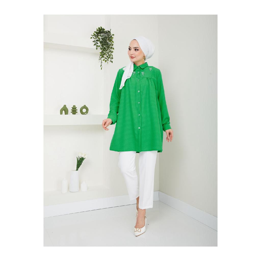 Женская туника в хиджабе с воротником рубашки