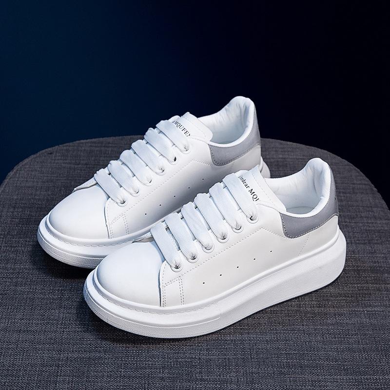 2025 новые весенние универсальные маленькие белые туфли для студенток корейская версия платформы женская повседневная обувь интернет-знаменитости женская обувь базовый белый