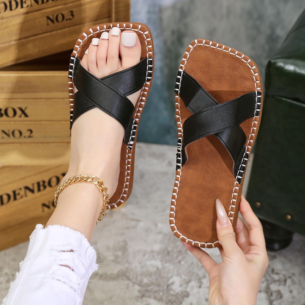 Summer New Thick-soled Slippers Foreign Trade Large-size Women's Cross-strapped Flat-bottomed Casual Slippers Light and Cool Slippers
