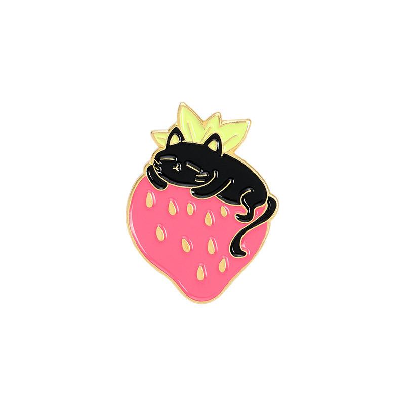 Strawberry Cat Adorable Brooch Cute Japanese Style Creative Pin Accessory For Bags