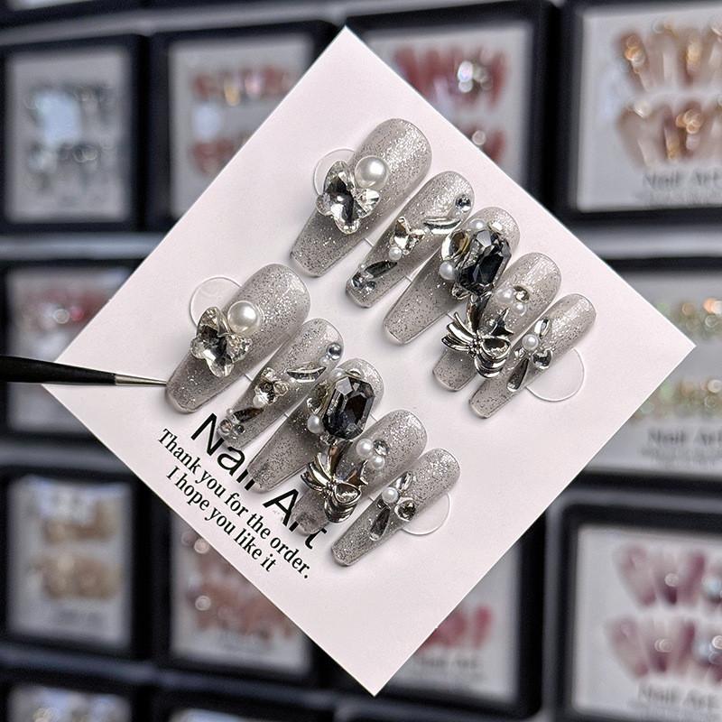 Handmade Luxury European And American Style Nail Art Piece With Big Diamonds And Pearls Detachable And Stylish