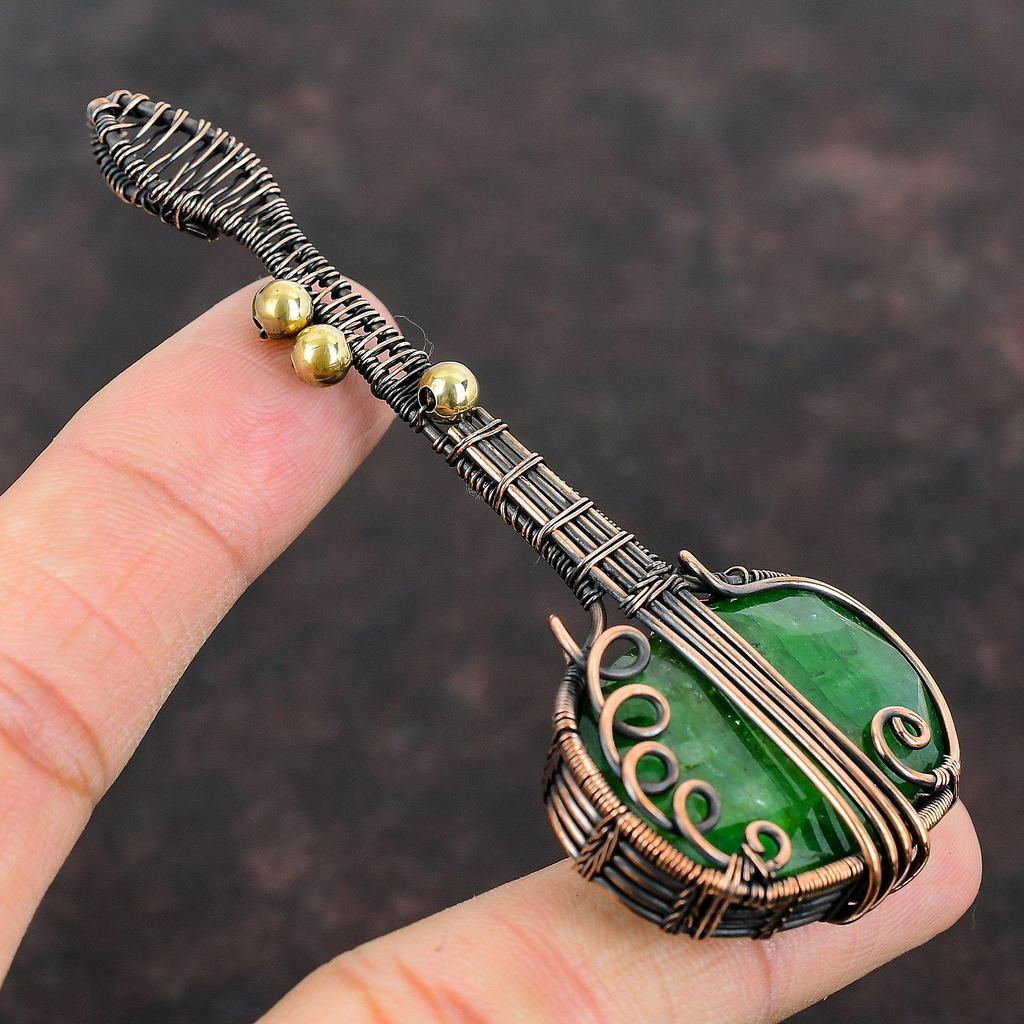 Замбийский изумрудный медный кулон, обернутый проволокой, изумрудная гитара, ювелирное изделие ручной работы, кулон в виде музыкального инструмента, подарок для мамы, ювелирные изделия из драгоценных камней