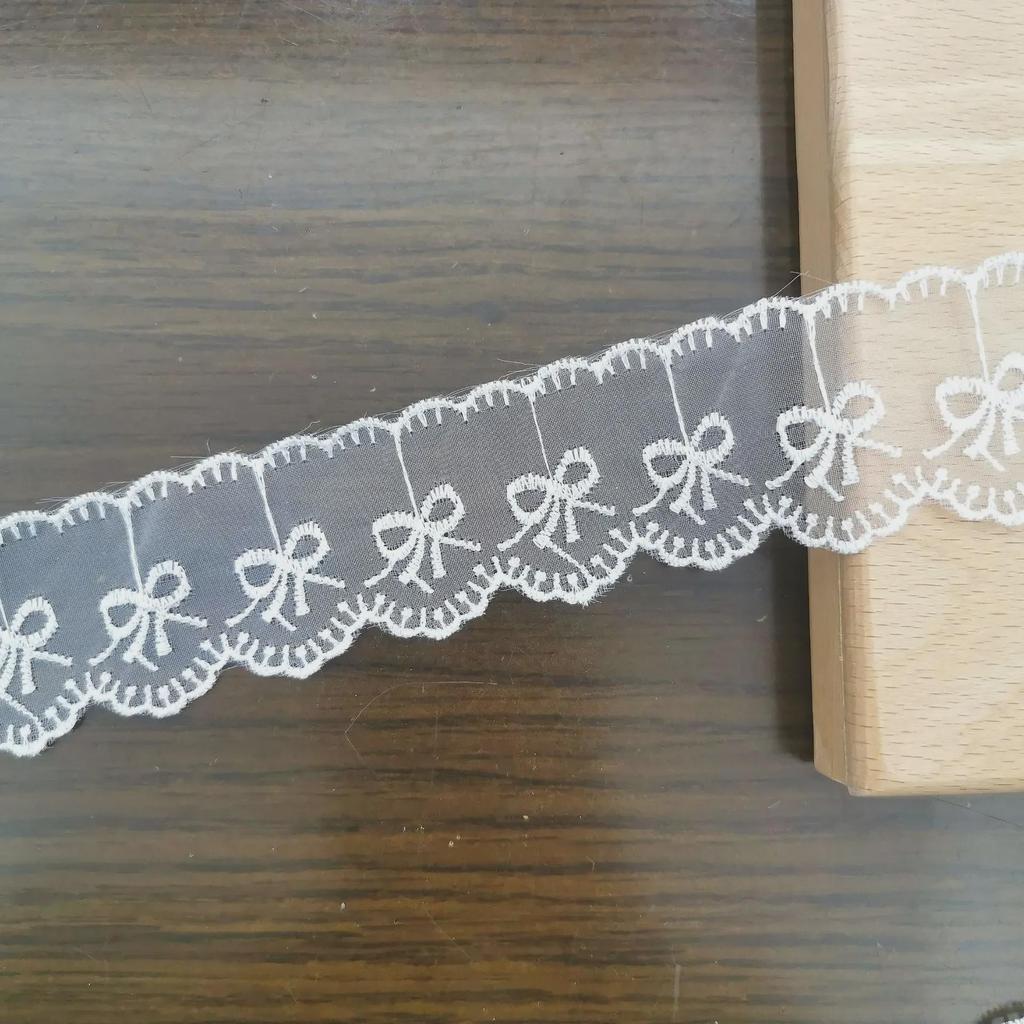 Классическая кружевная отделка Sweet Style с вышитым бантом из полиэстеровой легкой стеклянной пряжи