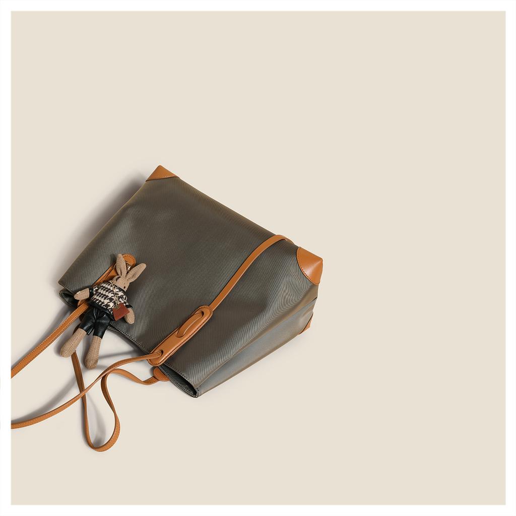 Fashion light luxury bag 2025 new niche shoulder bag handbag large capacity tote bag work commuter women's bag