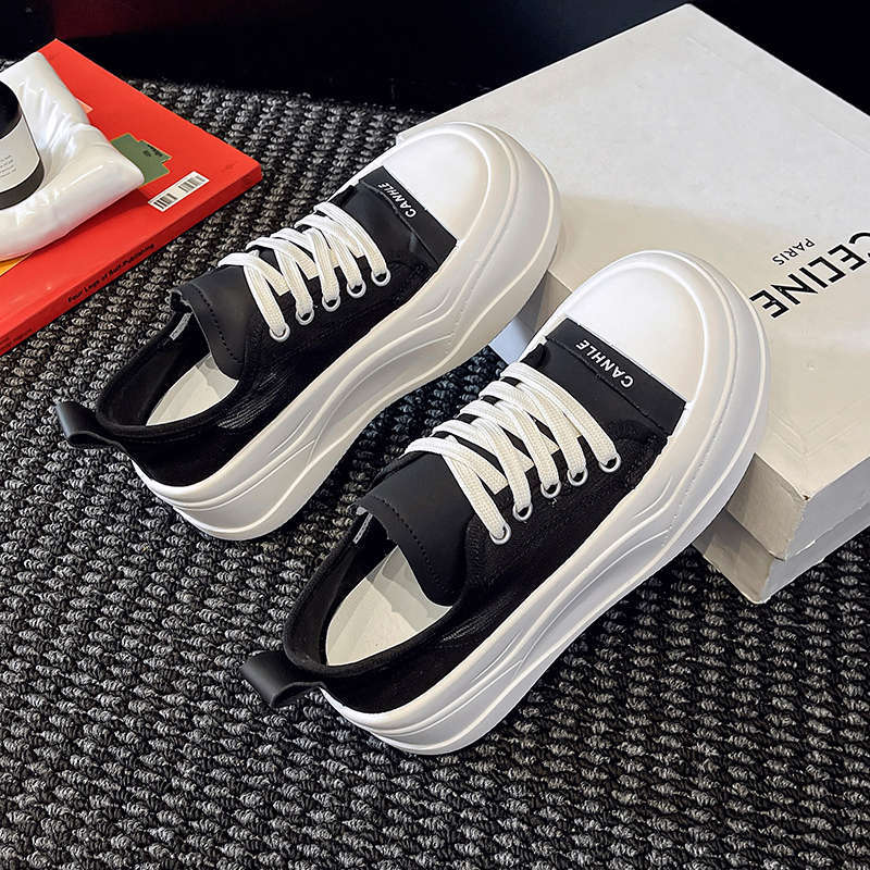 Маленькие белые туфли женские летние тонкие 2025 новые легкие дышащие сетчатые туфли на платформе, маленькие туфли на толстой подошве, увеличивающие рост