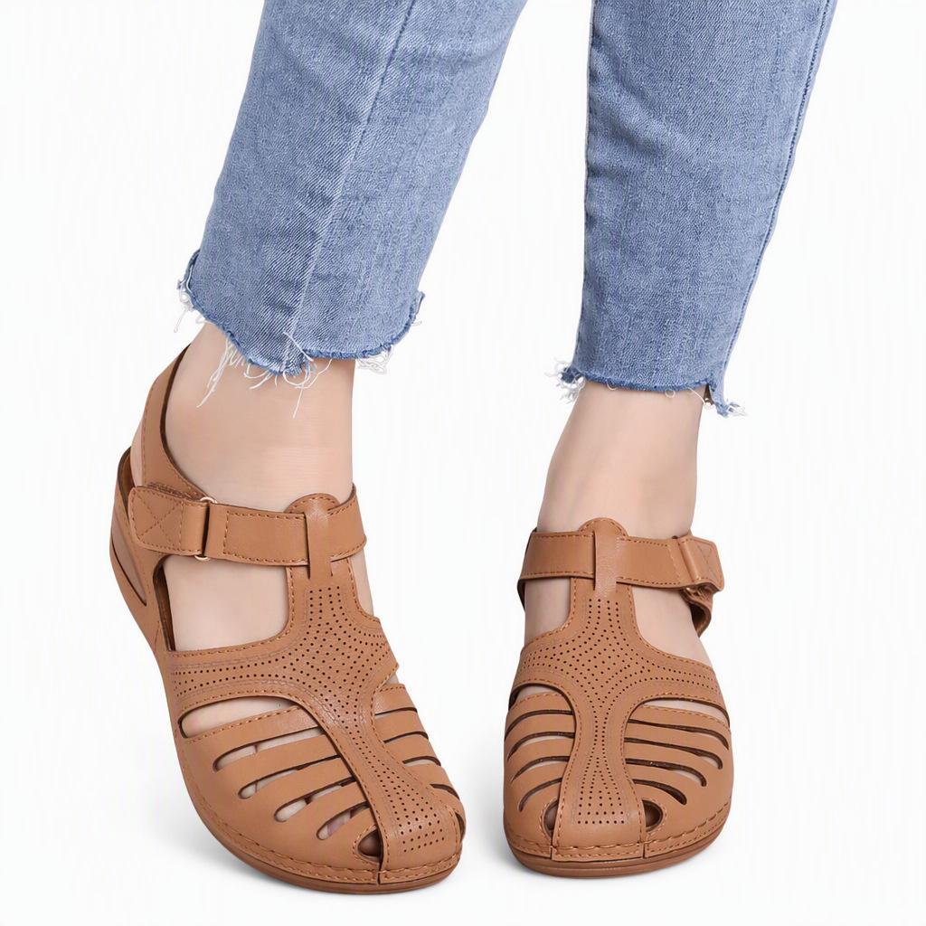 Summer Retro Women's Sandals Car Line Hole Shoes Large Size Round Head Wedge Sandals
