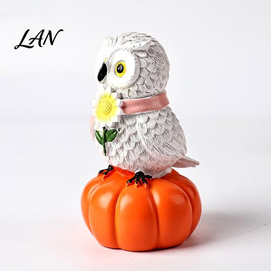 Indoor Seasonal Shelf Displays Fall Pumpkin Owl Figurine, Resin on Statue with Creative Scarf Sunflower for Autumn Thanksgiving Tabletop, Mantel,