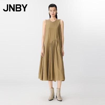 Летнее платье А-силуэта без рукавов 2025