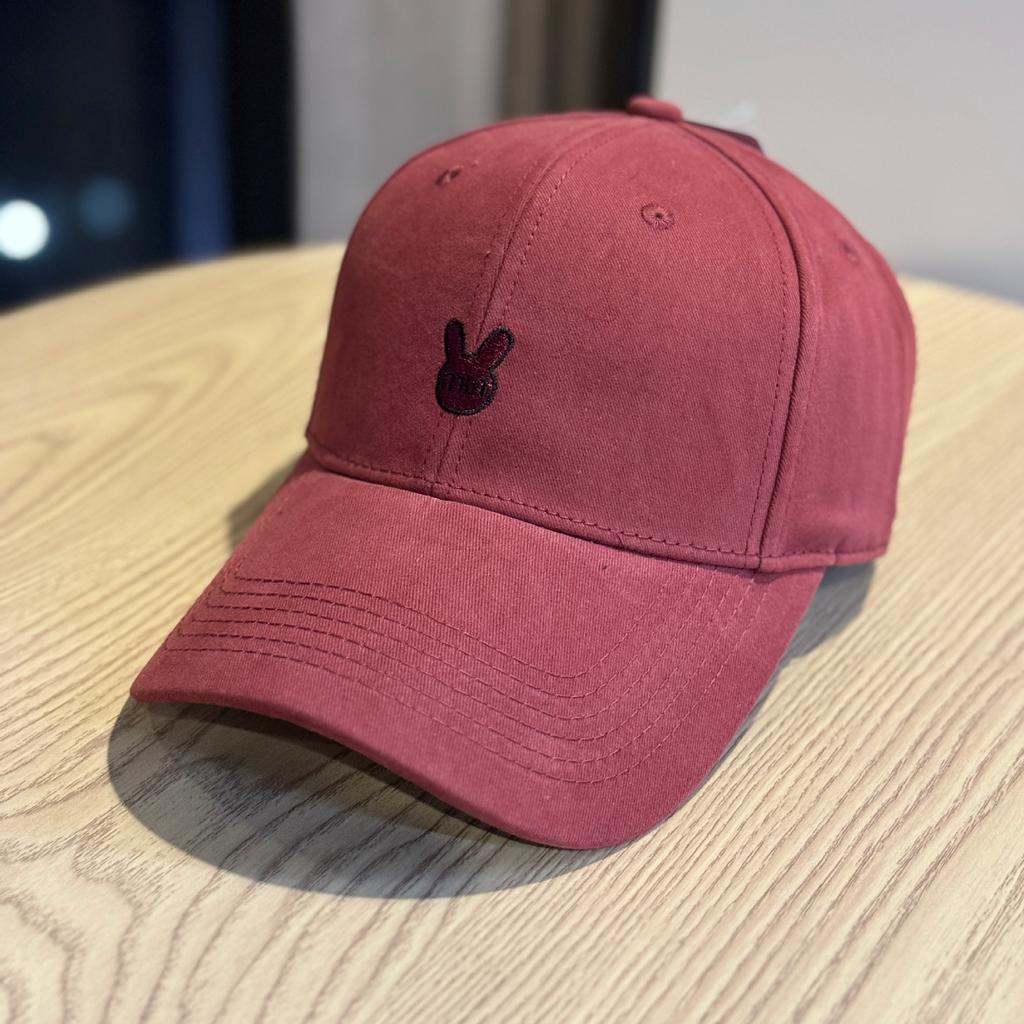 Spring and summer new cartoon embroidered baseball cap for women, versatile hard-brimmed cap, outdoor sun hat that makes the face look smaller and