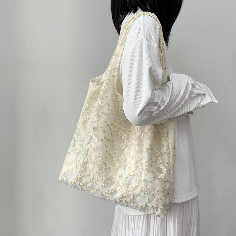 Сумка через плечо из холста с китайской вышивкой и рисунком цветущей вишни