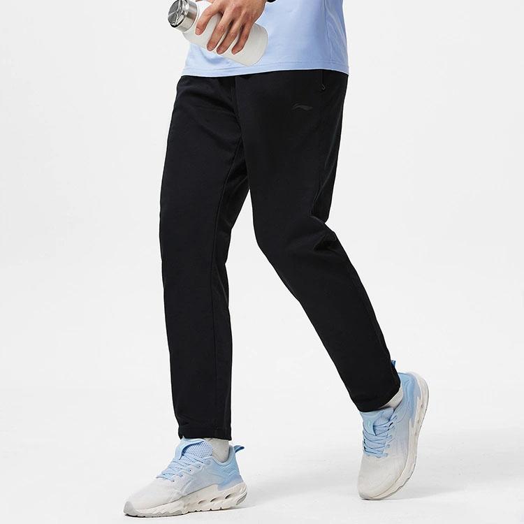 Мужские спортивные брюки Li Ning Fitness Series, однотонные, прямые, быстросохнущие, классные, трикотажные, черные AKLT495-1