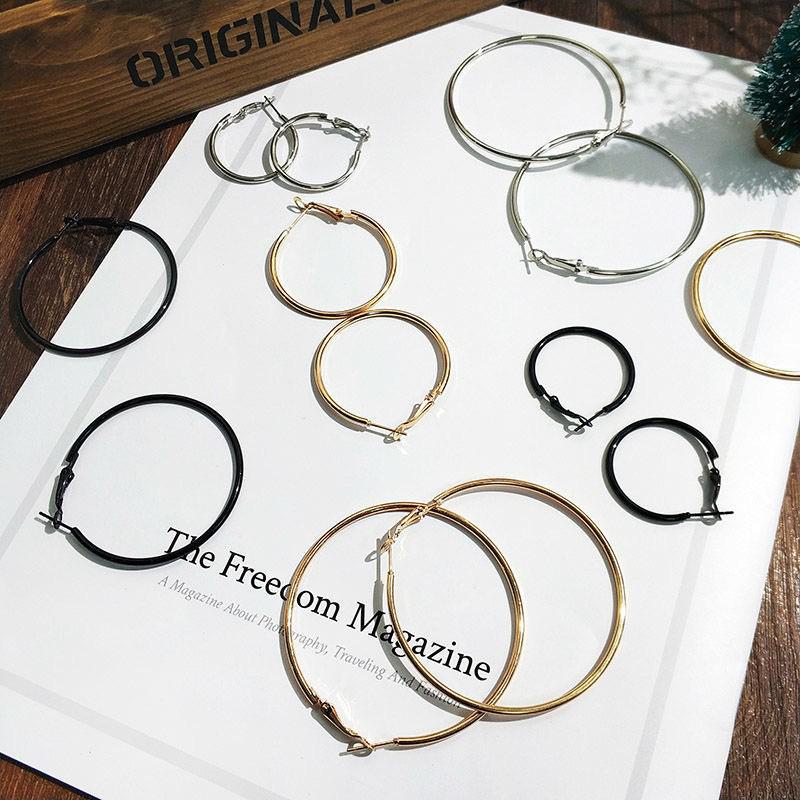 Винтажные красные серьги-кольца в гонконгском стиле: Элегантный женский аксессуар на осень/зиму