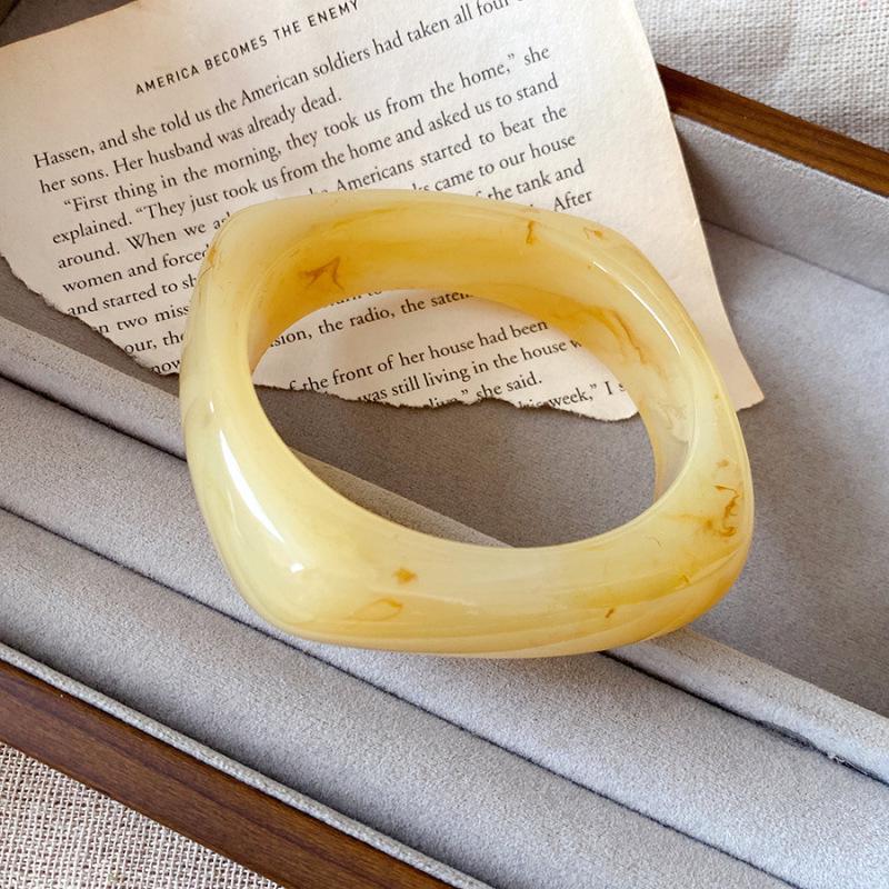 European and American Fashion High-End Marbled Acrylic Bangle Bracelet - Women's Versatile Hand Jewelry