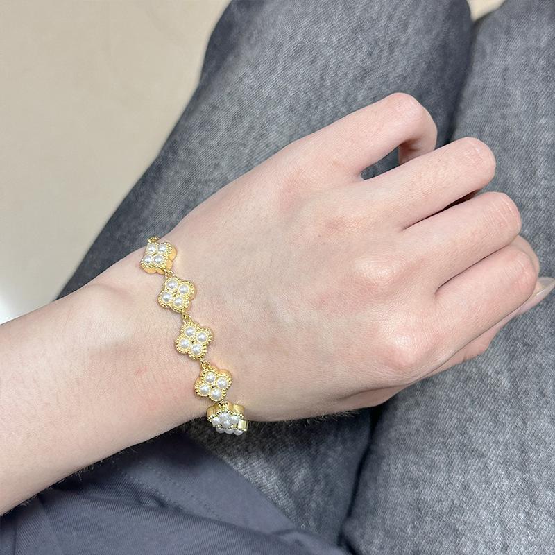 Summer Four Leaf Grass Thin Beizhu Bracelet Women's Gold Plated Glossy and Versatile Fluffy Skirt Lolita Style Pearl Bracelet