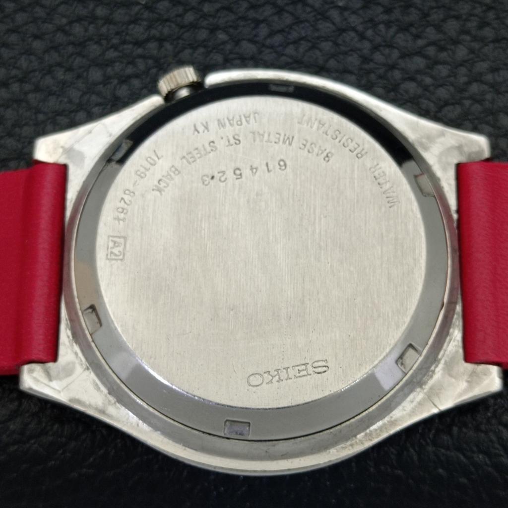 ПОДЕРЖАННЫЕ ВИНТАЖНЫЕ ЧАСЫ SEIKO 5 АВТОМАТИЧЕСКИЕ ЯПОНСКИЕ МУЖСКИЕ ЧАСЫ С ЦИФЕРБЛАТОМ КРАСНОГО ЦВЕТА a434949-2 R122-a434949