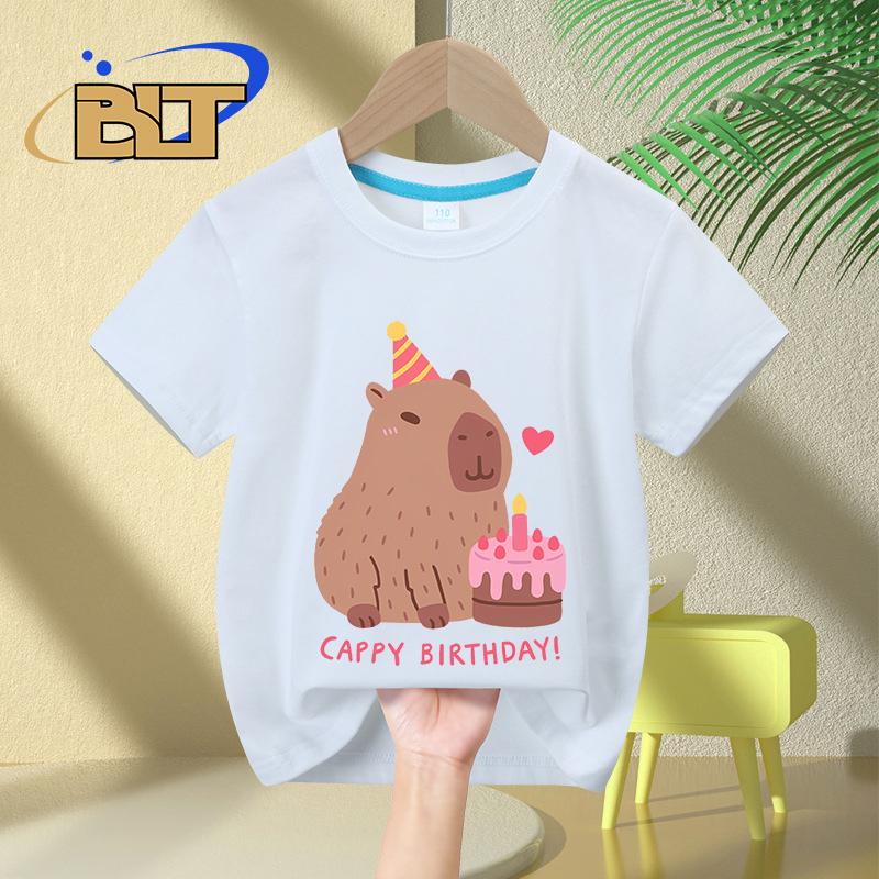 Милая капибара и торт, футболка с принтом Happy Cappy Birthday для детей, летняя, из чистого хлопка, с короткими рукавами, для мальчиков и девочек