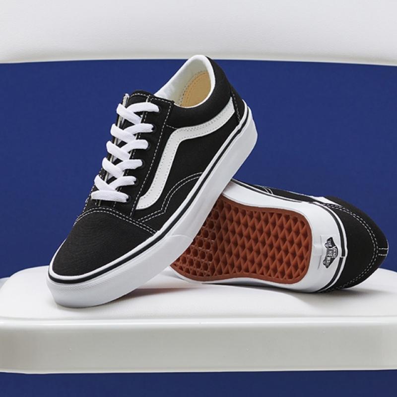 Barnes Old School Canvas Черный Истинный Белый Vn000zdf1wx1