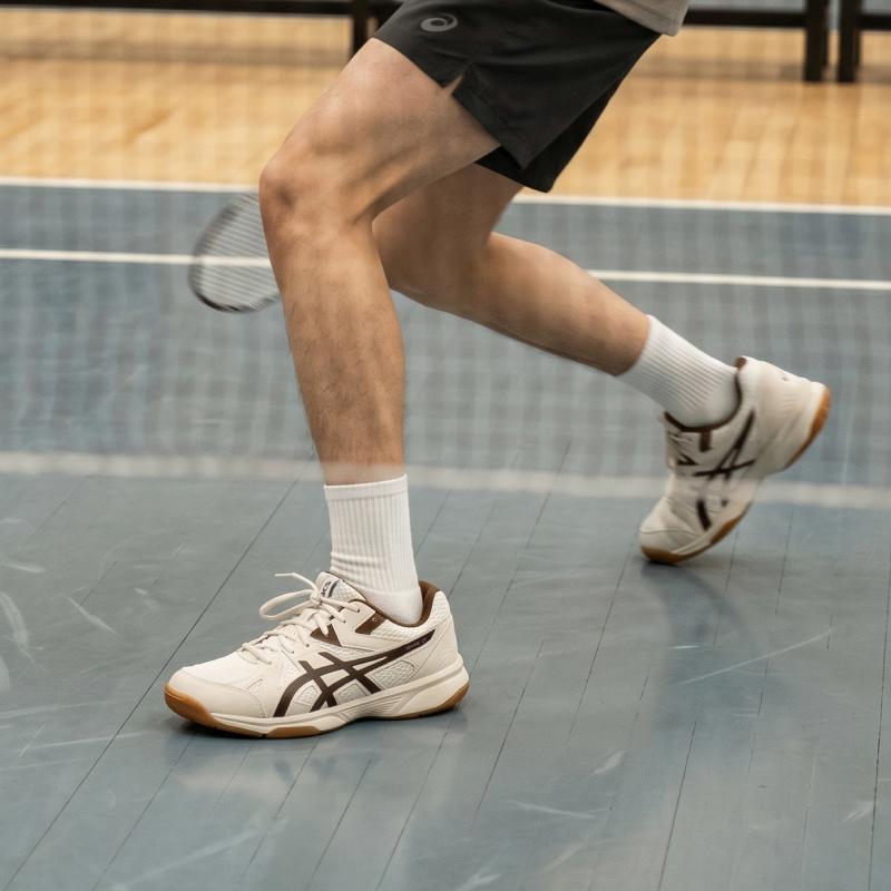 Asics River Cs Cf Удобные Профессиональные Прочные Низкие Кроссовки для Бадминтона Унисекс Желто-Коричневые 1073A072-250