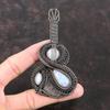 Подвеска Rainbow Moonstone, обернутая медной проволокой, подвеска с драгоценным камнем, музыкальный инструмент, ювелирное изделие, подарок для нее, кулон с дизайном гитары