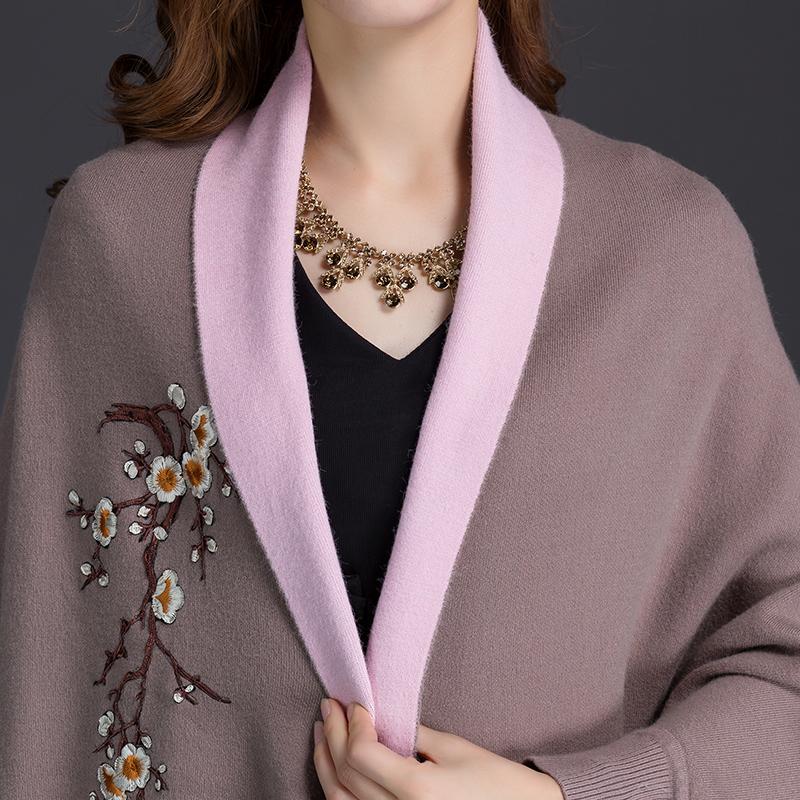 Осенью и зимой можно носить шаль, шарф двойного назначения с вышивкой и рукавами, шерстяной кашемировый толстый женский плащ с кисточками