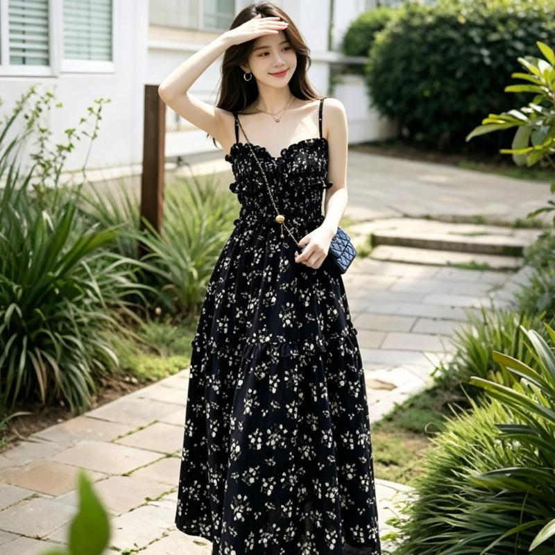 Gentle wind coffee break French black floral suspender dress with skirt, early spring new split-ended long dress
