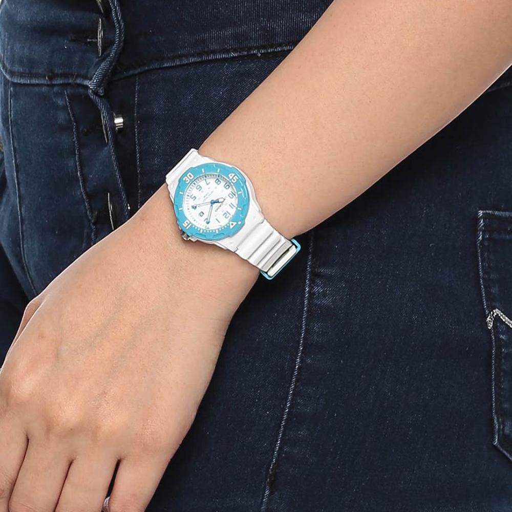 Casio Женские часы YOUTH Белые LRW-200H-2B LRW-200H-2B
