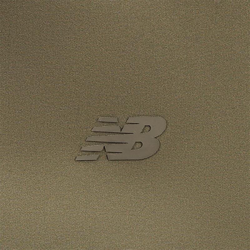 New Balance Мужские куртки и пальто New Balance MET24 Оливковый AMJ35093-CGN