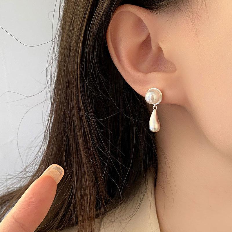 High-end French Retro Pearl Water Drop Earrings Lady Style Light Luxury Niche Design Sense Women