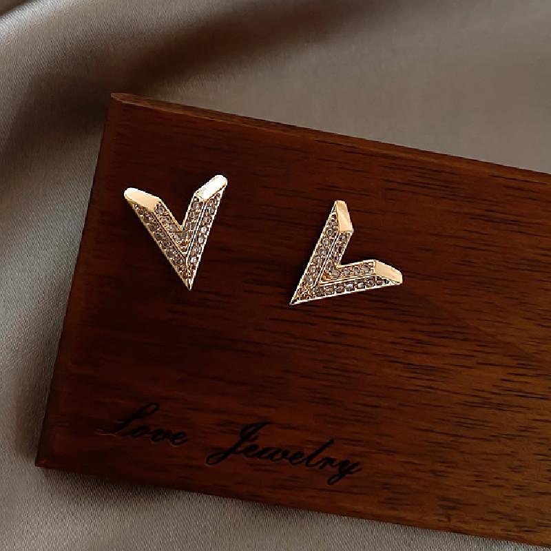 S925 Silver Needle Hypoallergenic Design V-shaped High-level Sense Of Simplicity And Compact Trendy Earring Jewelry