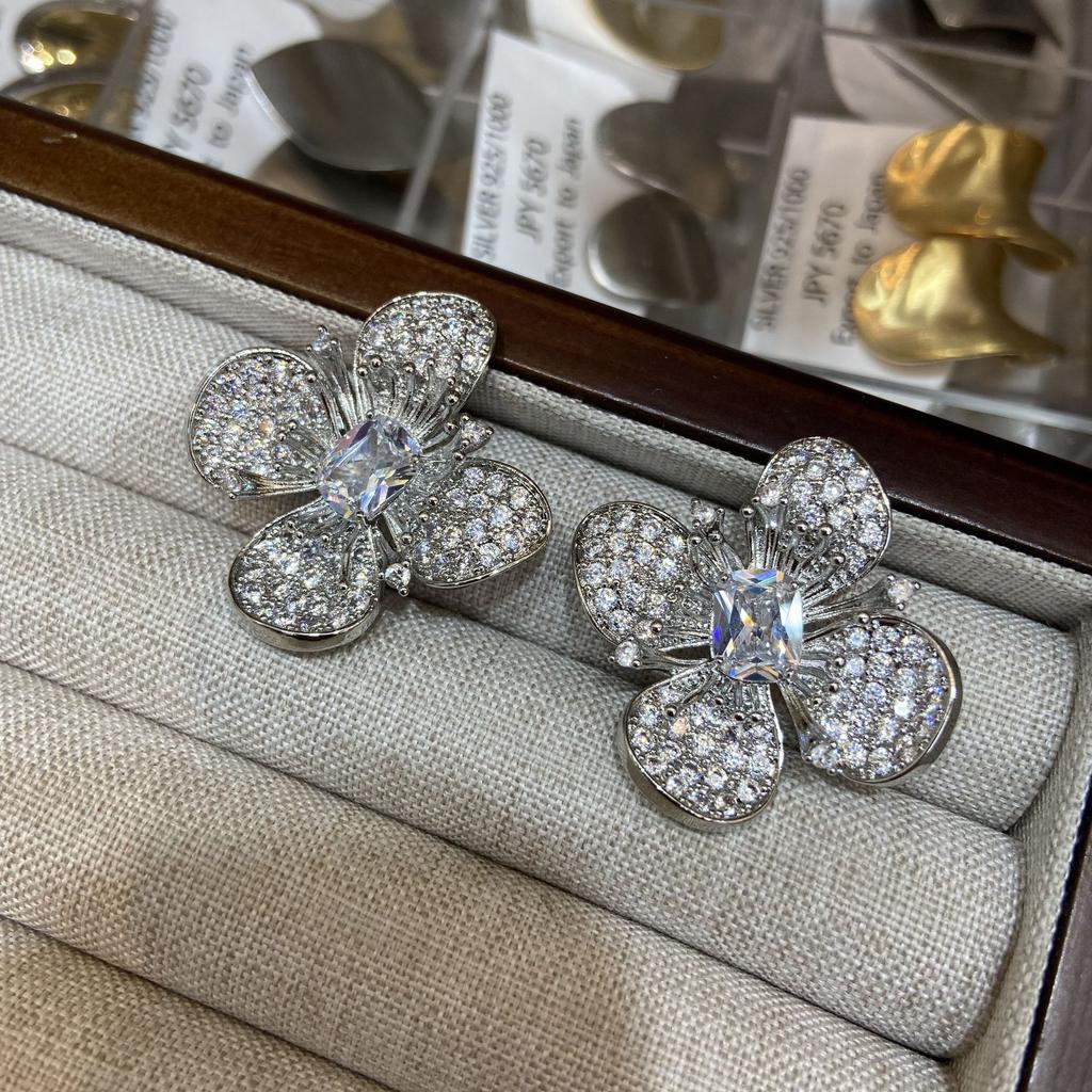 Изысканные серьги-гвоздики в виде цветка с медным покрытием и бриллиантами для женщин, тяжелая промышленность, трехмерные инкрустированные кристаллами, легкие роскошные серьги 2025 года, новинка