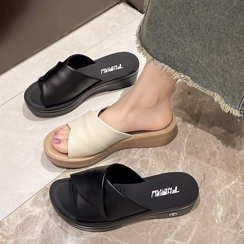 Slope heel cool slippers summer middle-aged women wear cool slippers new comfortable versatile slope heel cool slippers