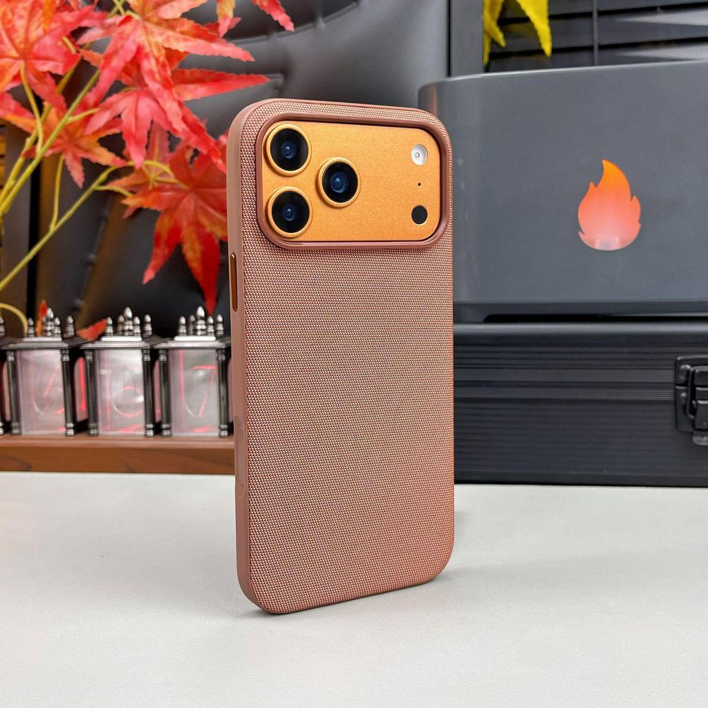 Магнитный чехол из технологичной ткани для iPhone 17 Pro Max: Усовершенствованный чехол с защитой от падений