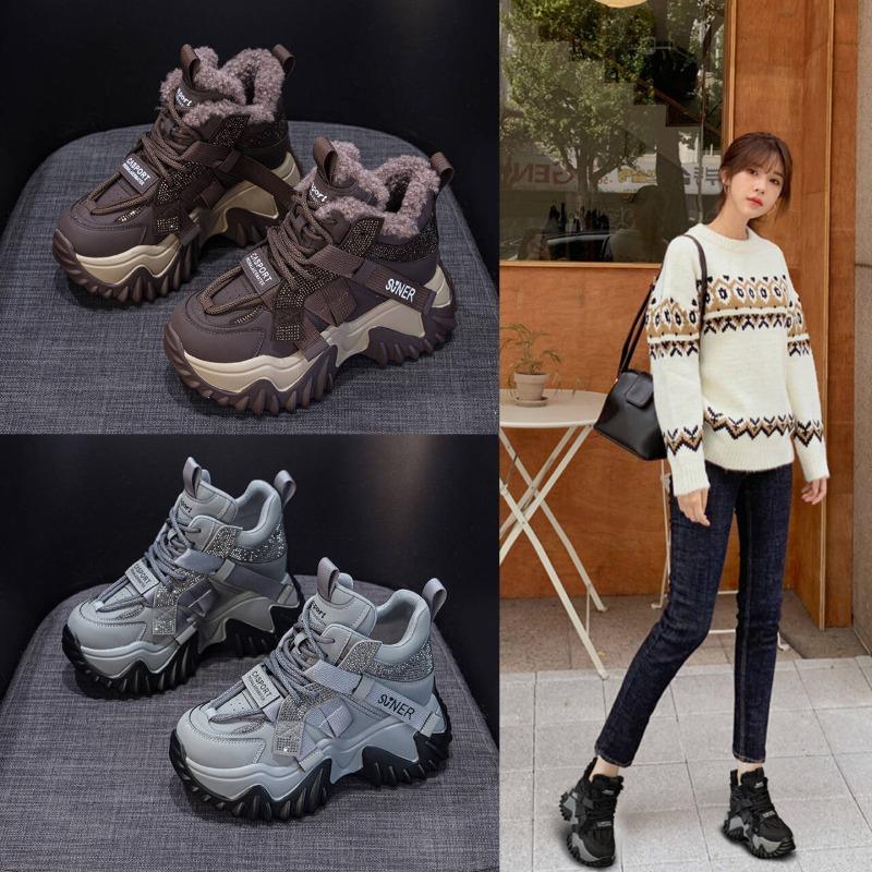 Кроссовки на толстой подошве в стиле "Dad Shoes" - это повседневная и универсальная обувь, с флисовой подкладкой для увеличения роста, женские кроссовки