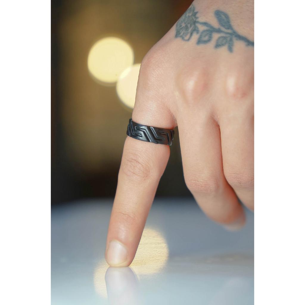 Регулируемое посеребренное кольцо с моделью Титана