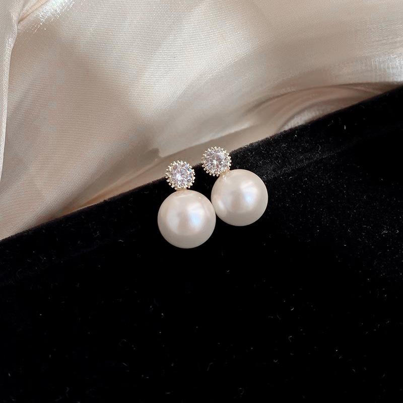 Серьги-гвоздики French Light Luxury Super Flash Zircon Pearl Light Bulb Серьги Simple Temperament Серьги Fashion Temperament Commuter Маленькие серьги-гвоздики