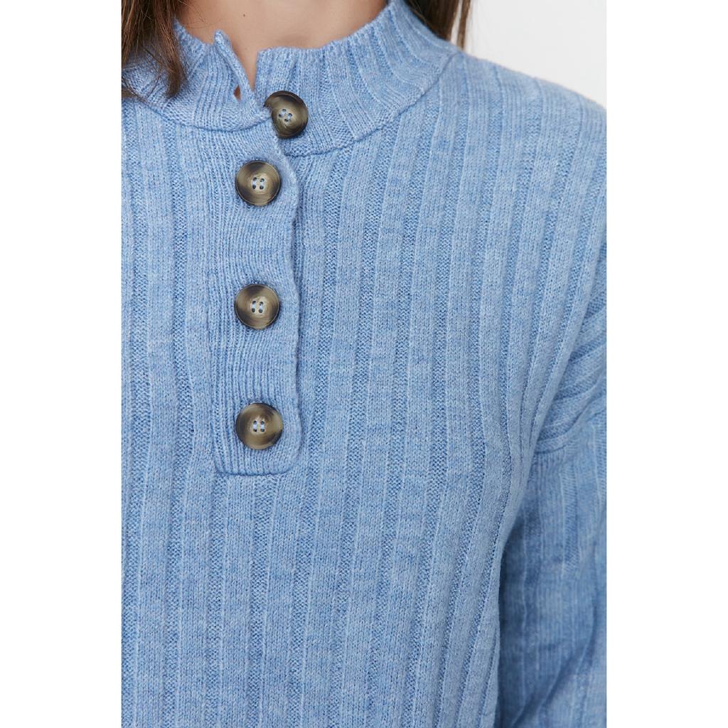 Трикотаж в рубчик с сиреневым воротником на пуговицах Tctaw23ak00035