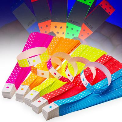 100 шт. Звездные одноразовые браслеты Синтетическая бумага Флуоресцентный браслет Водонепроницаемые Потостойкие браслеты для Парка аттракционов Концертов Мероприятий