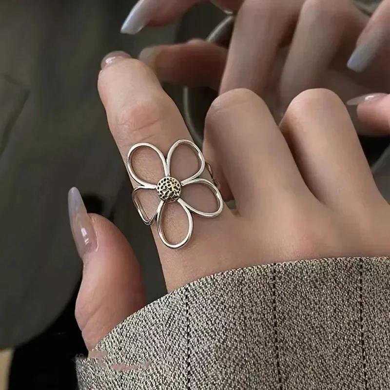 Sexy Big Red Lip Shape Lip Piercing Y2K Finger Ring Geometric Sexy Versatile Jewelry Rings for Women Unique Punk Party Gift